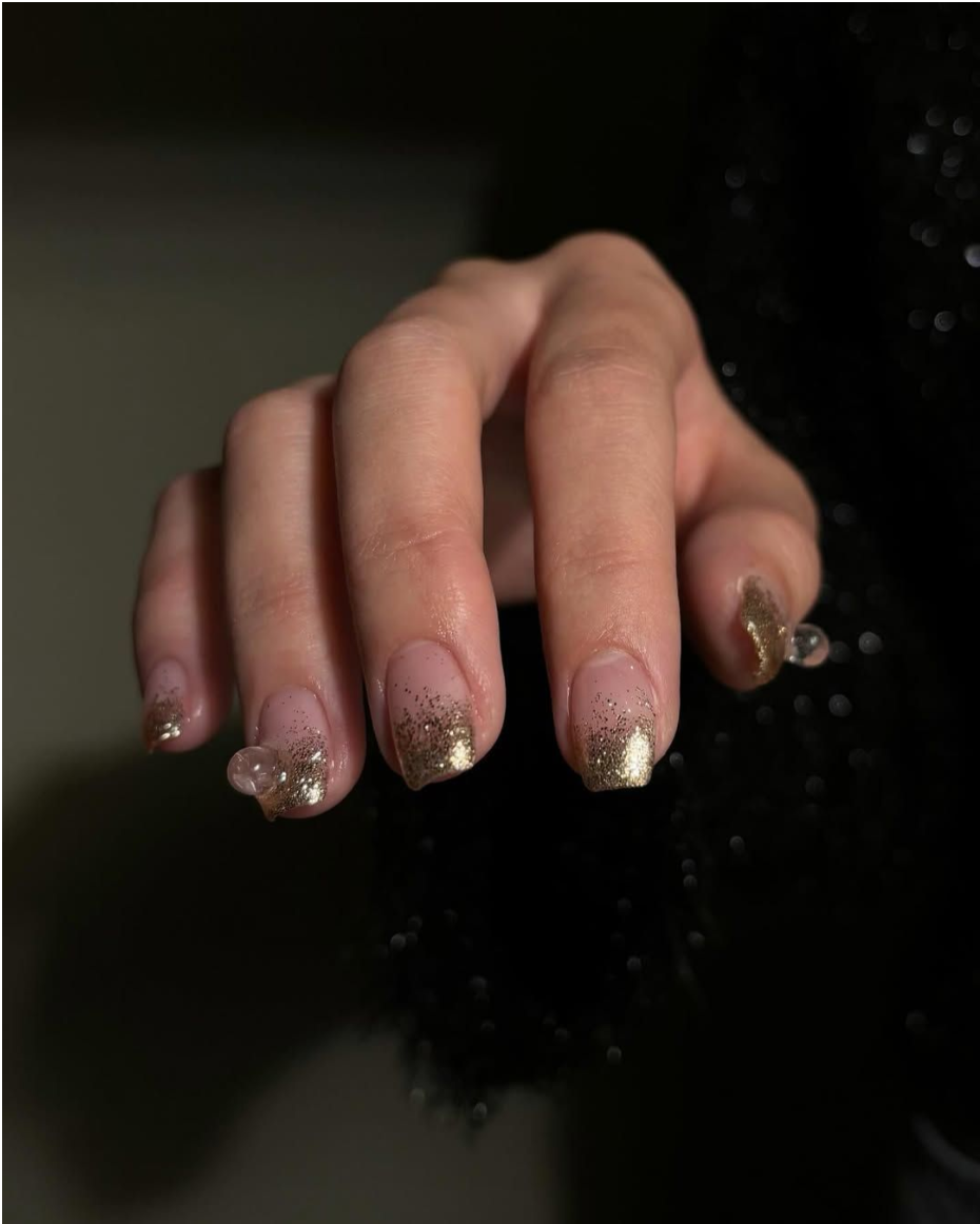 Weihnachtliche Nageldesign-Inspirationen: Klassische und trendige Designs der 2020er